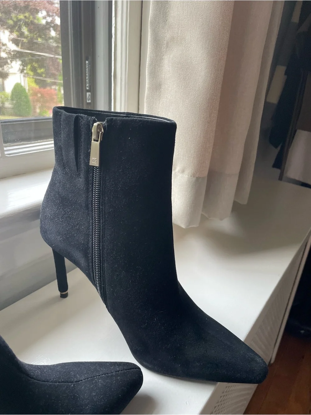 Kenneth Cole black suede